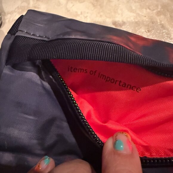 Lululemon | Party Om Crossbody Bag | Simple Blooms Regal Plum Multi/Naval Blue - Picture 5 of 16